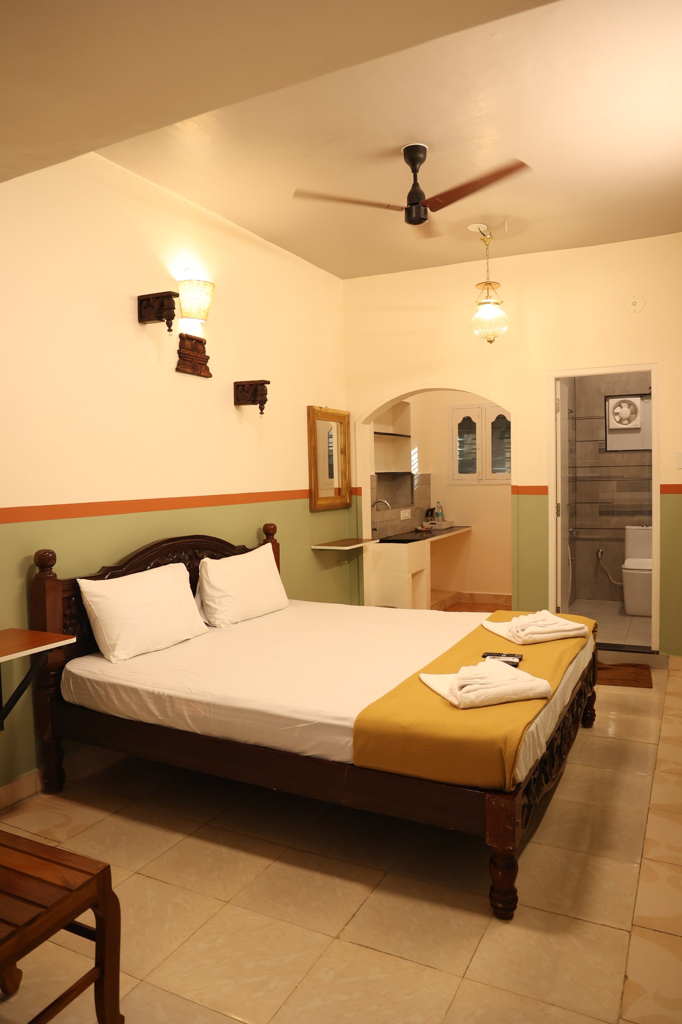 Guest House Deluxe Bed